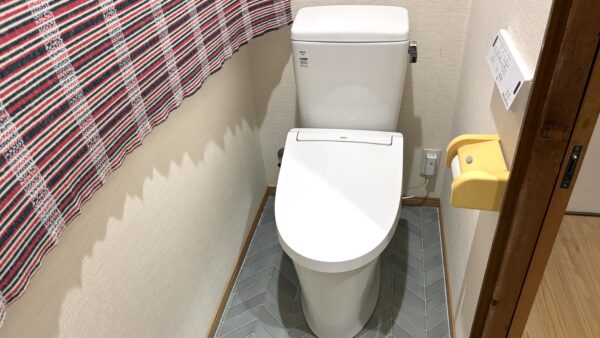 🚽【焼津市】トイレ交換＋クッションフロア貼替工事｜施工事例